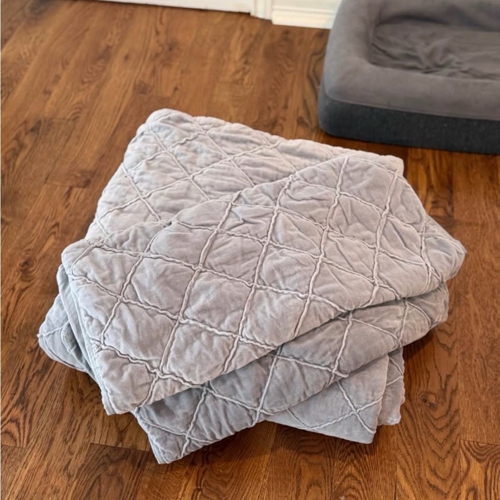 Restoration Hardware Teen Gray/Blue Quilt & Shams